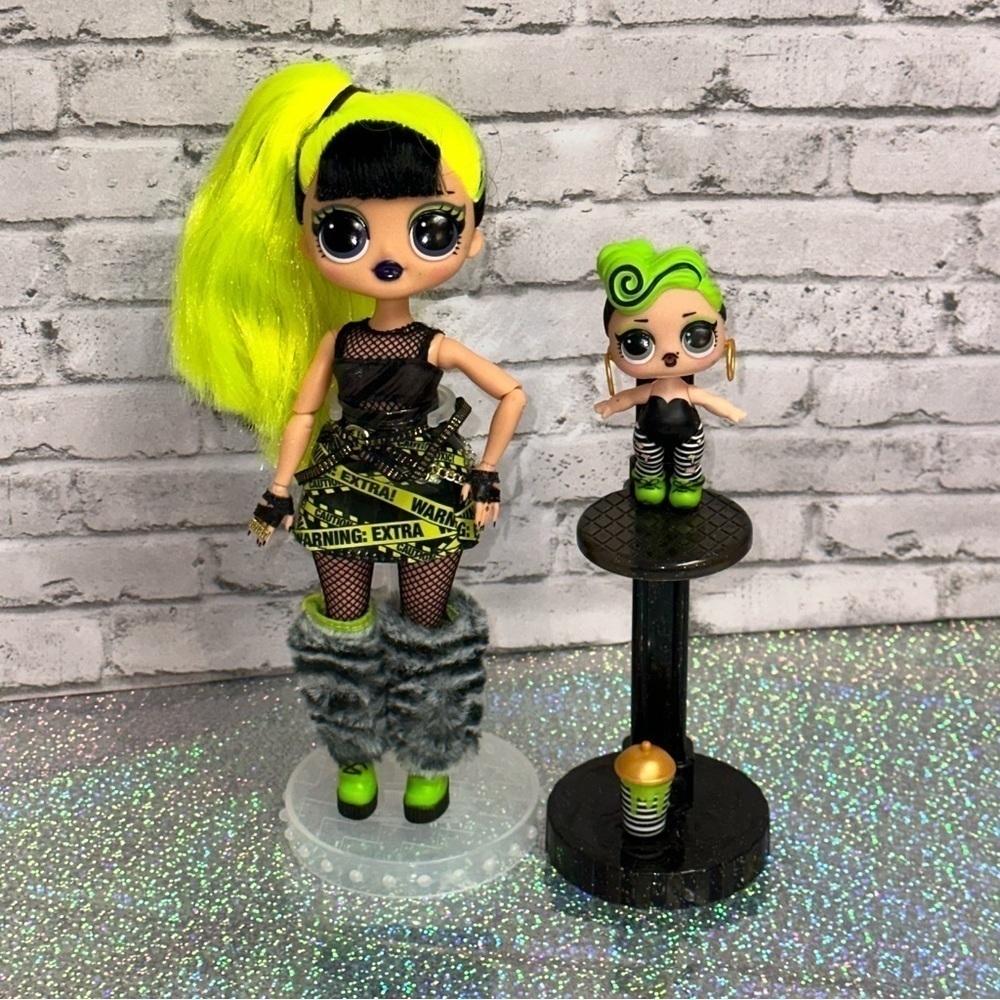 L.O.L. Surprise! LOL Surprise OMG Bhad Gurl Fashion Dolls Big Lil Sis Bottle